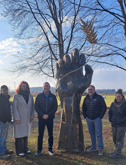 «Digne de confiance» : le nom que porte la sculpture au parc Alice-Simard